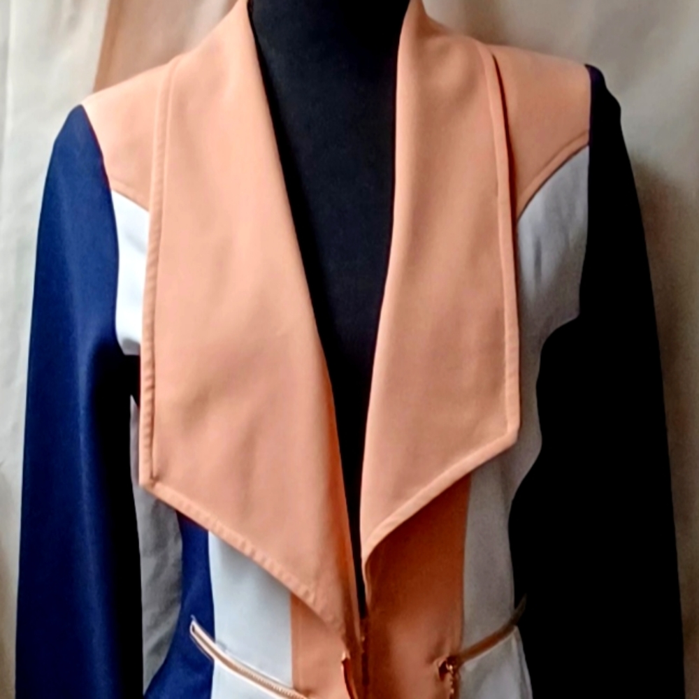 A'GACI A'GACI A'GACI - Pink, White, and Blue Blazer Sze L